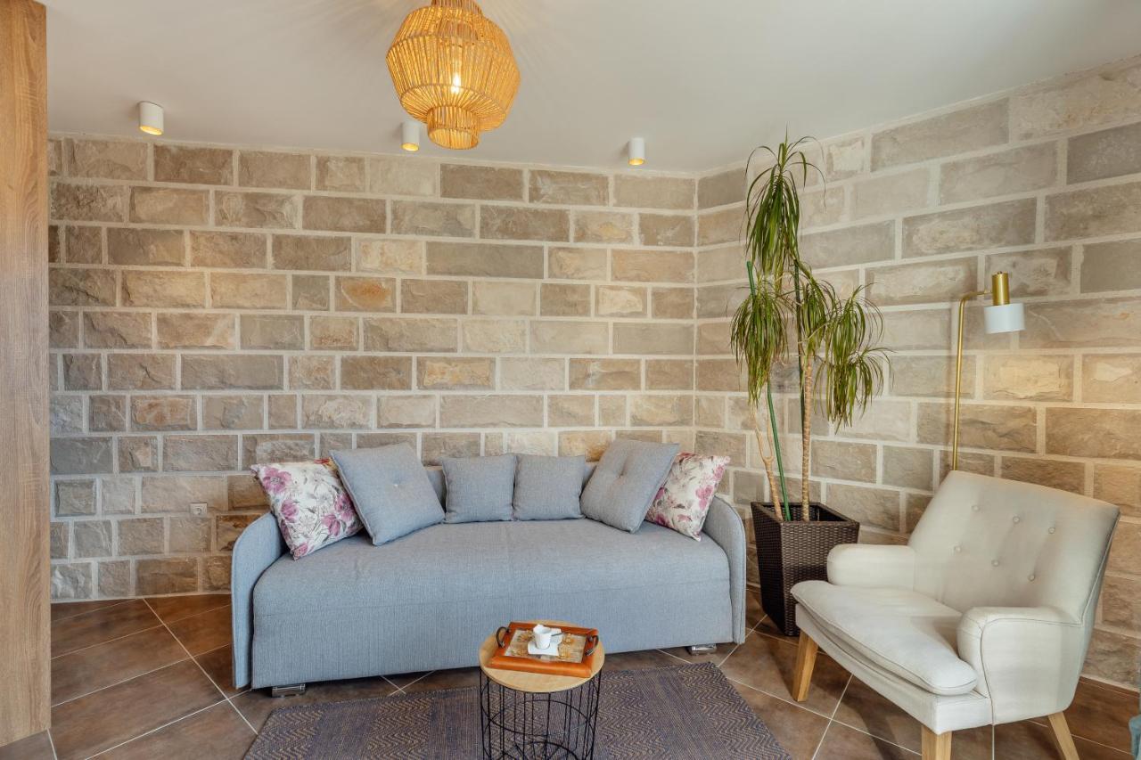 Stylish Mini-House With Garden & Beach Bijela Exterior foto